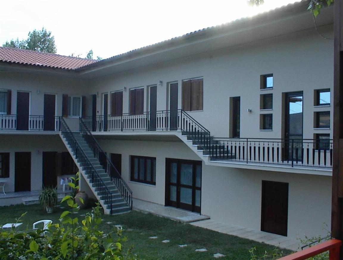 Avaton Hotel Ligourio Exterior photo