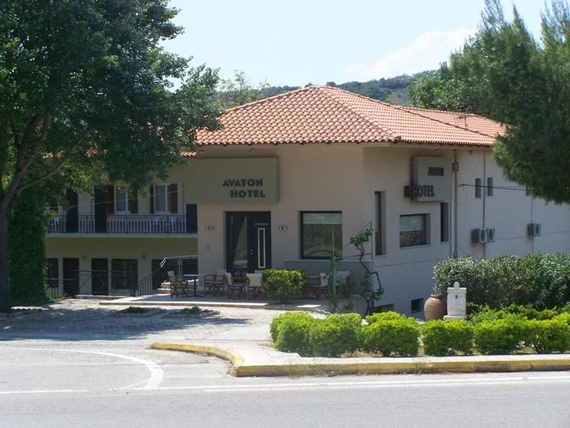 Avaton Hotel Ligourio Exterior photo